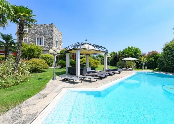 Private Luxury With Pool Villa *
