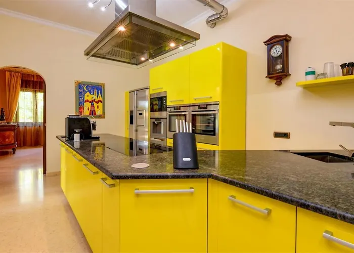 Private Luxury With Pool Villa